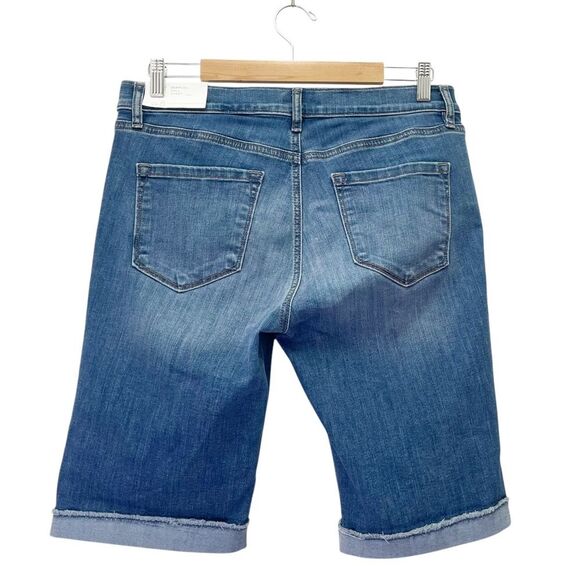 NWT LOFT Bermuda Roll Denim Shorts Size 8 Medium Wash Distressed Cuffed Stretch - Picture 2 of 10